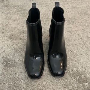 Black heeled rain boots